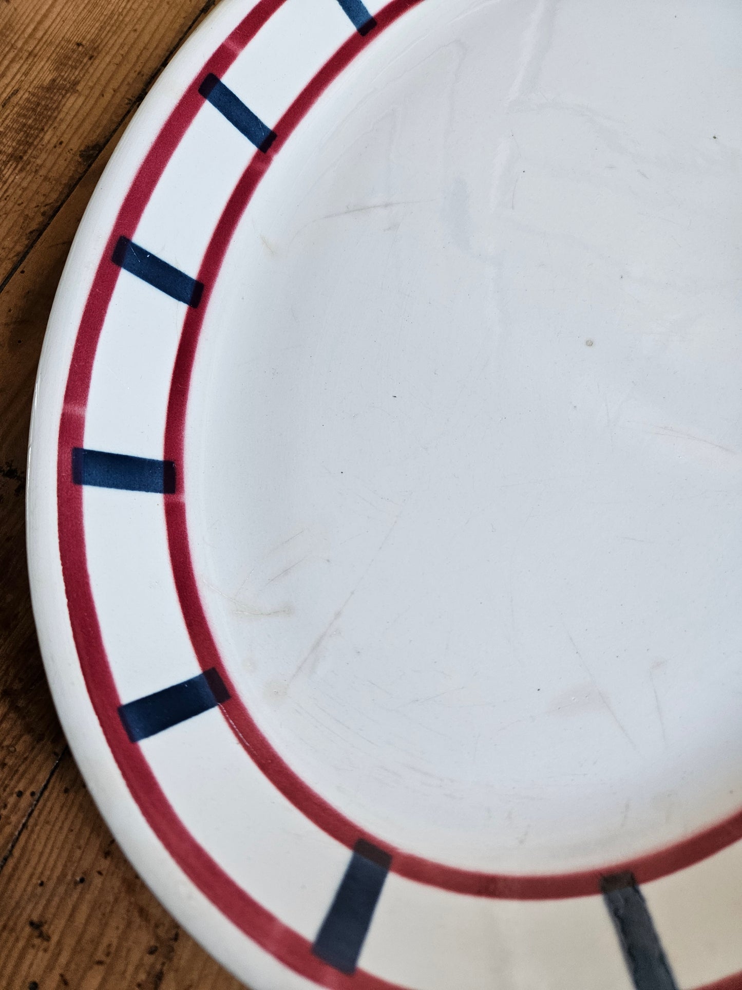 Plat ovale décor basque #2