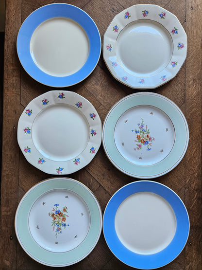 Assiettes plates dépareillées / Fleurs, bleu, vert