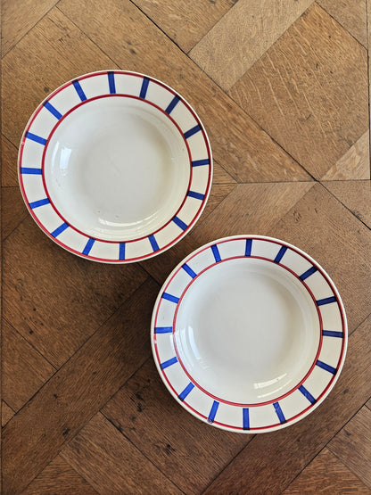 Assiettes creuses Digoin, décor basque