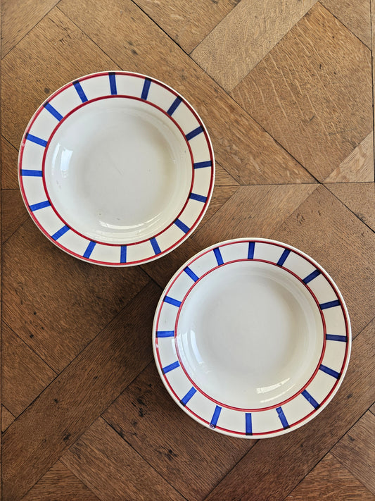 Assiettes creuses Digoin, décor basque