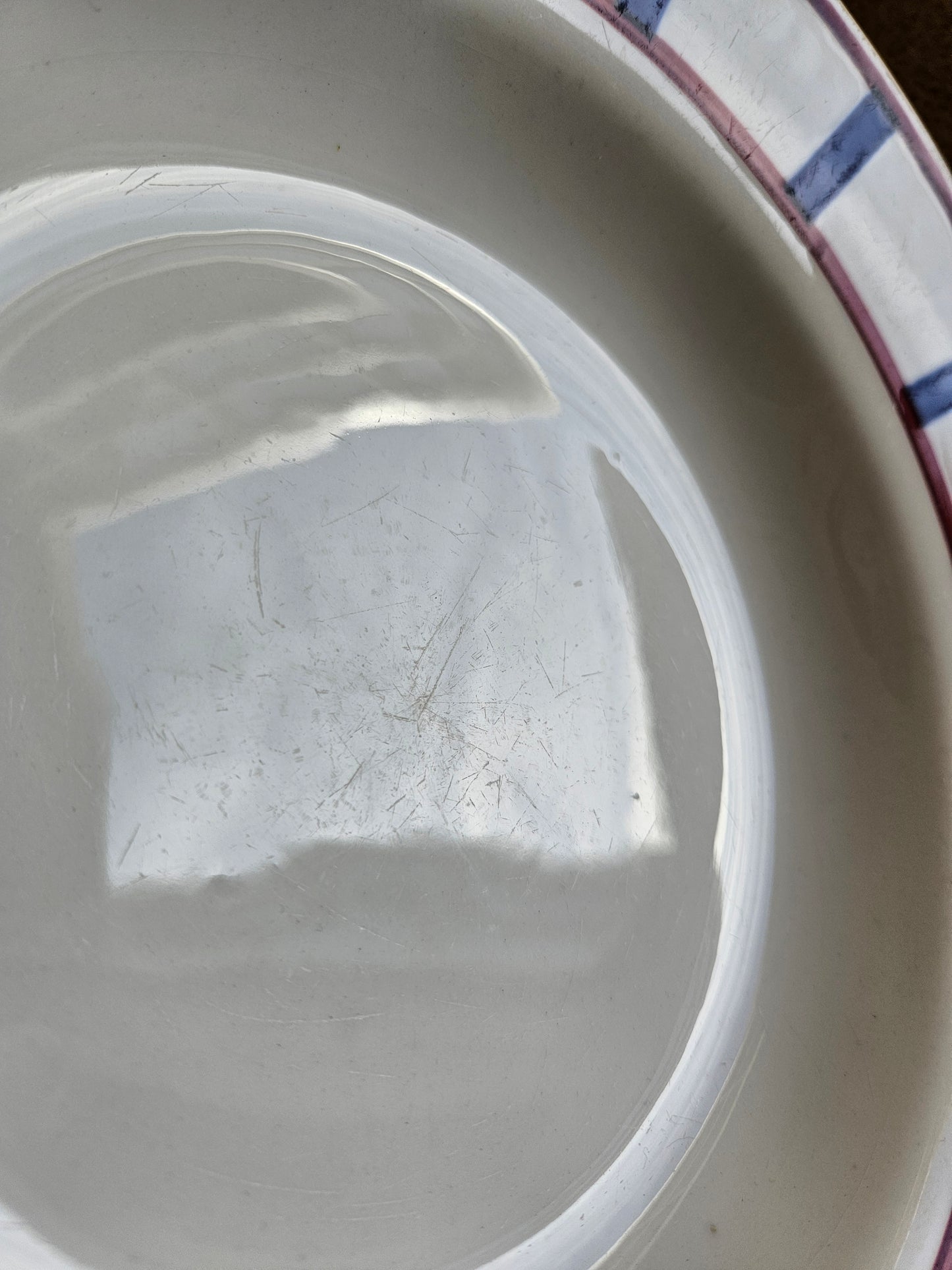 Assiettes creuses Digoin, décor basque
