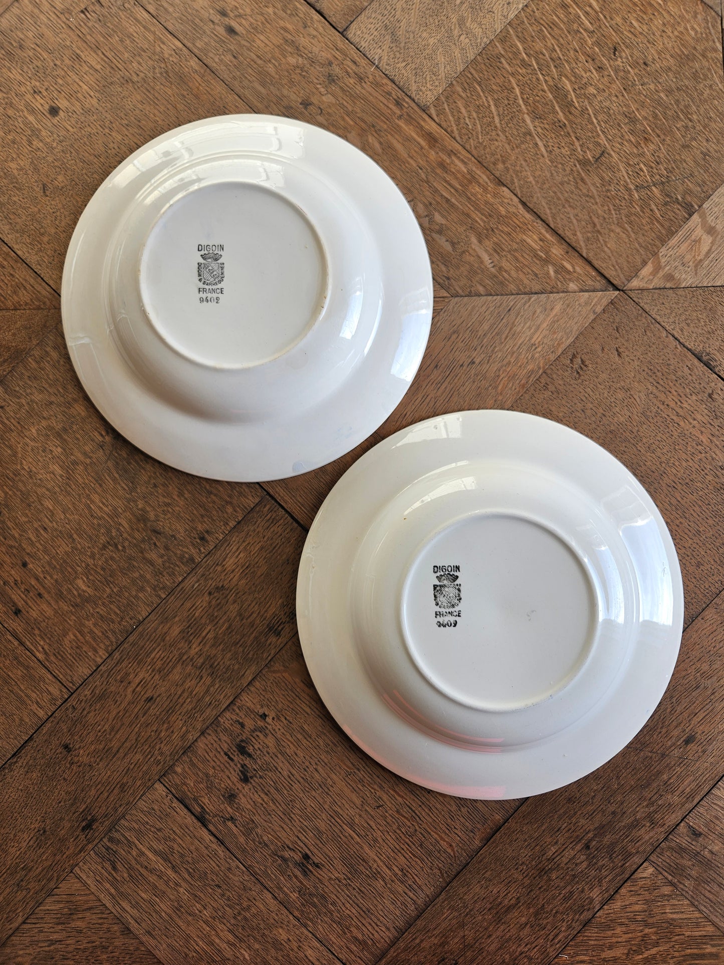 Assiettes creuses Digoin, décor basque