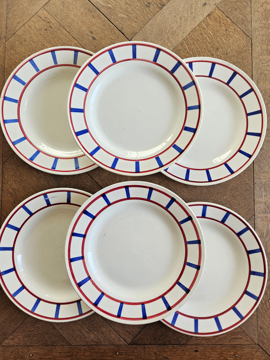 Assiettes plates Digoin, décor basque