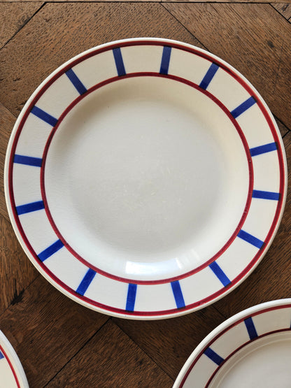 Assiettes plates Digoin, décor basque