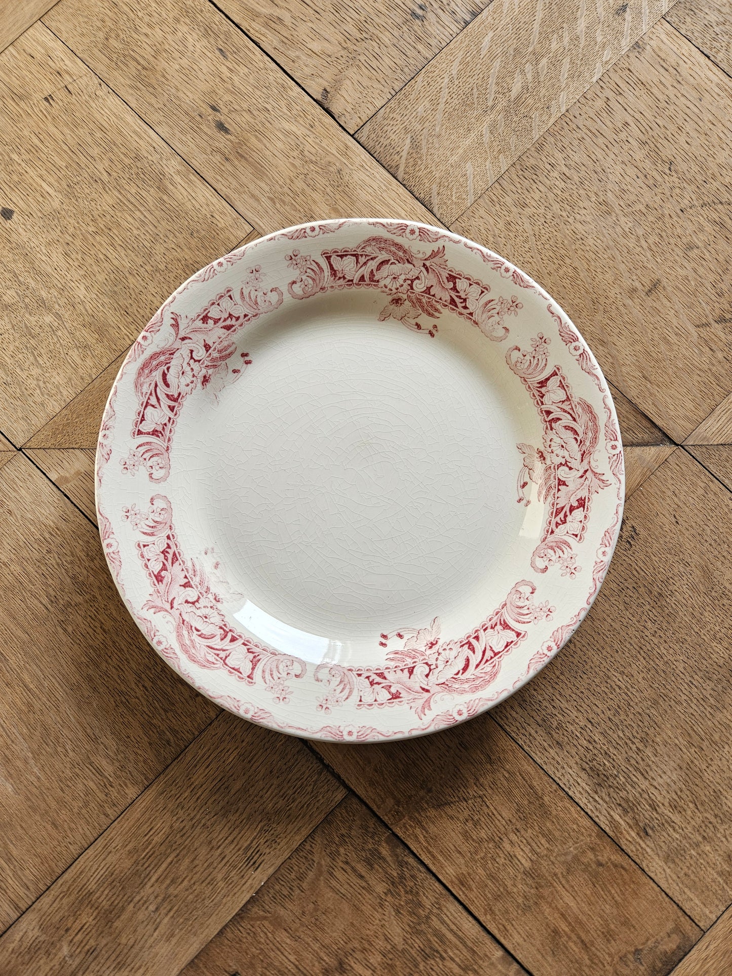 Assiette sur pied Creil et Montereau, Ceylan