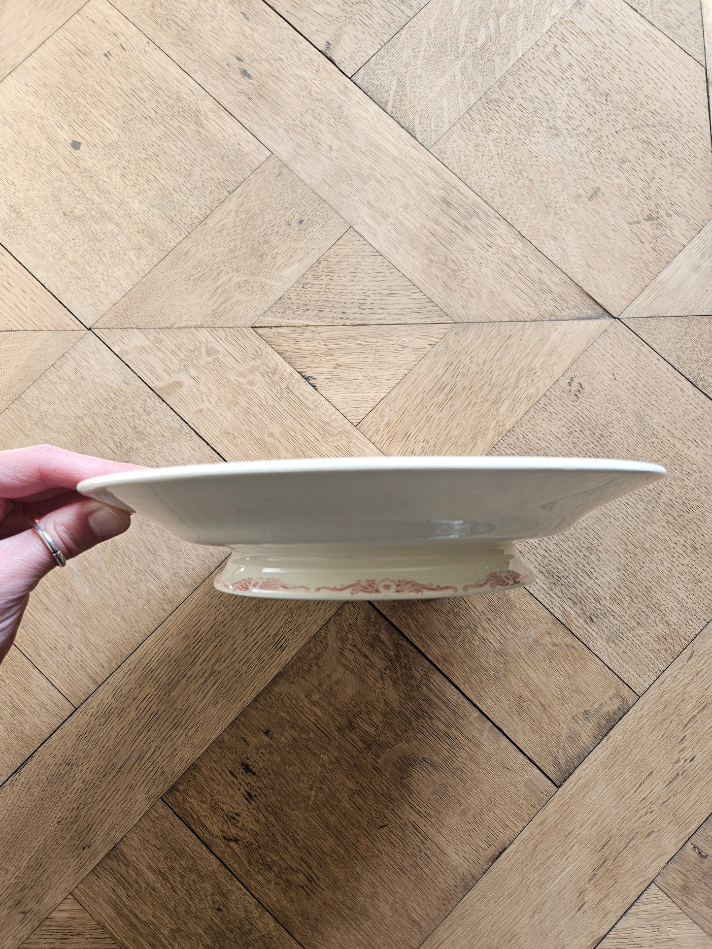 Assiette sur pied Creil et Montereau, Ceylan