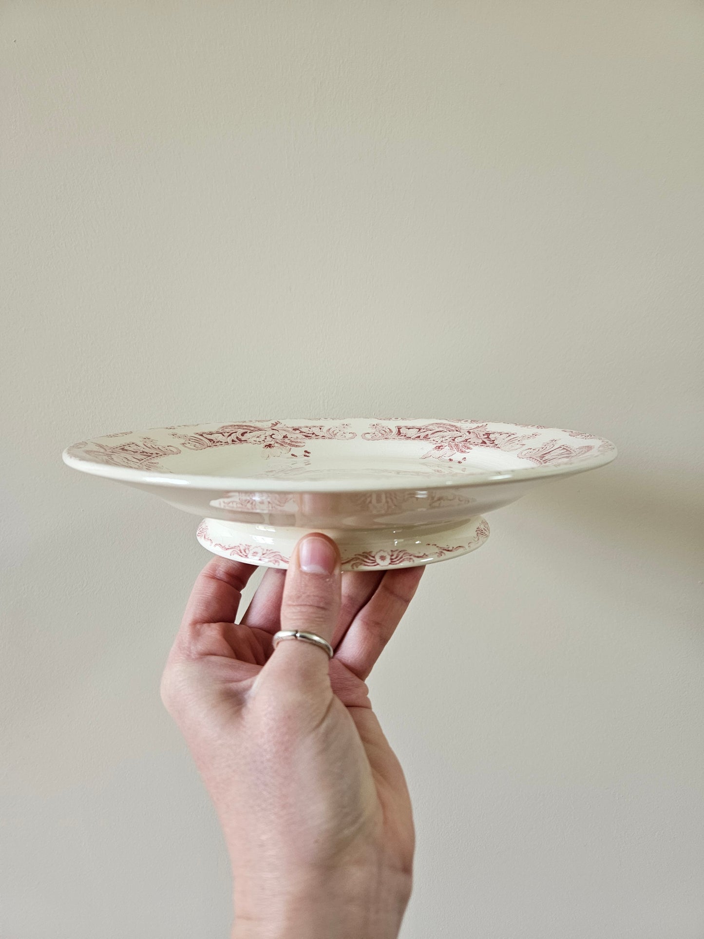 Assiette sur pied Creil et Montereau, Ceylan