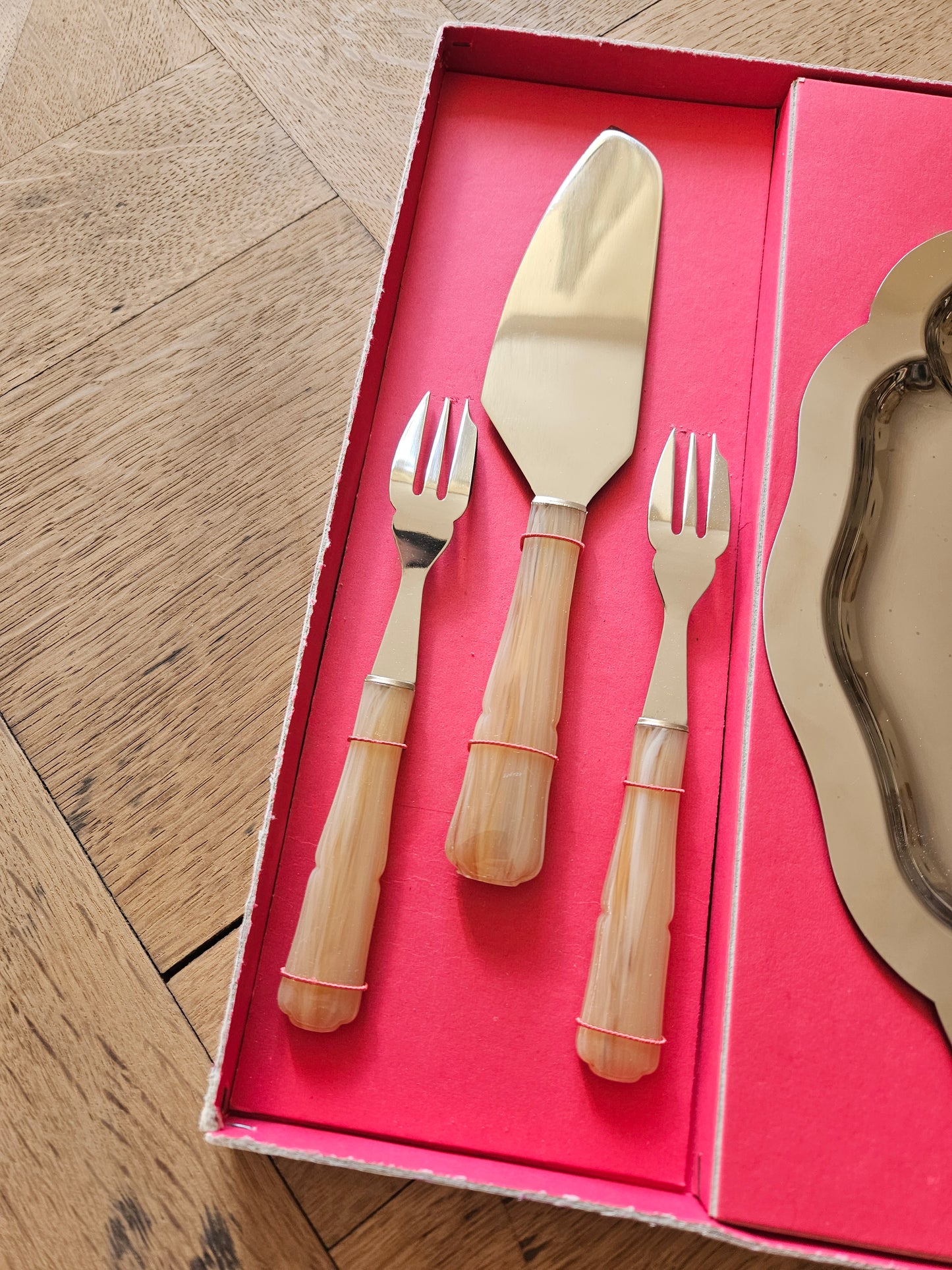 Coffret à dessert, plat & couverts