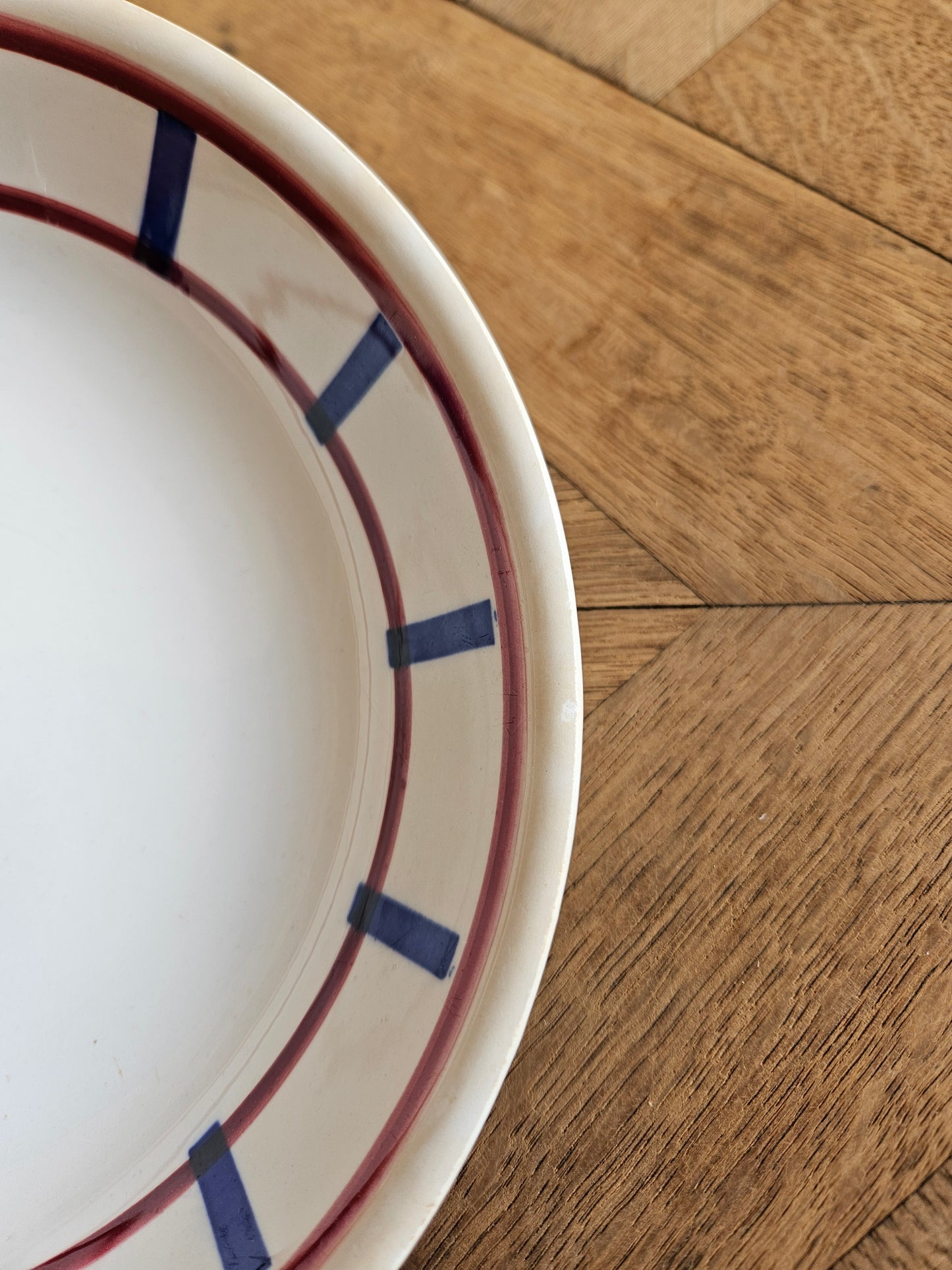 Assiette calotte Digoin, Basque