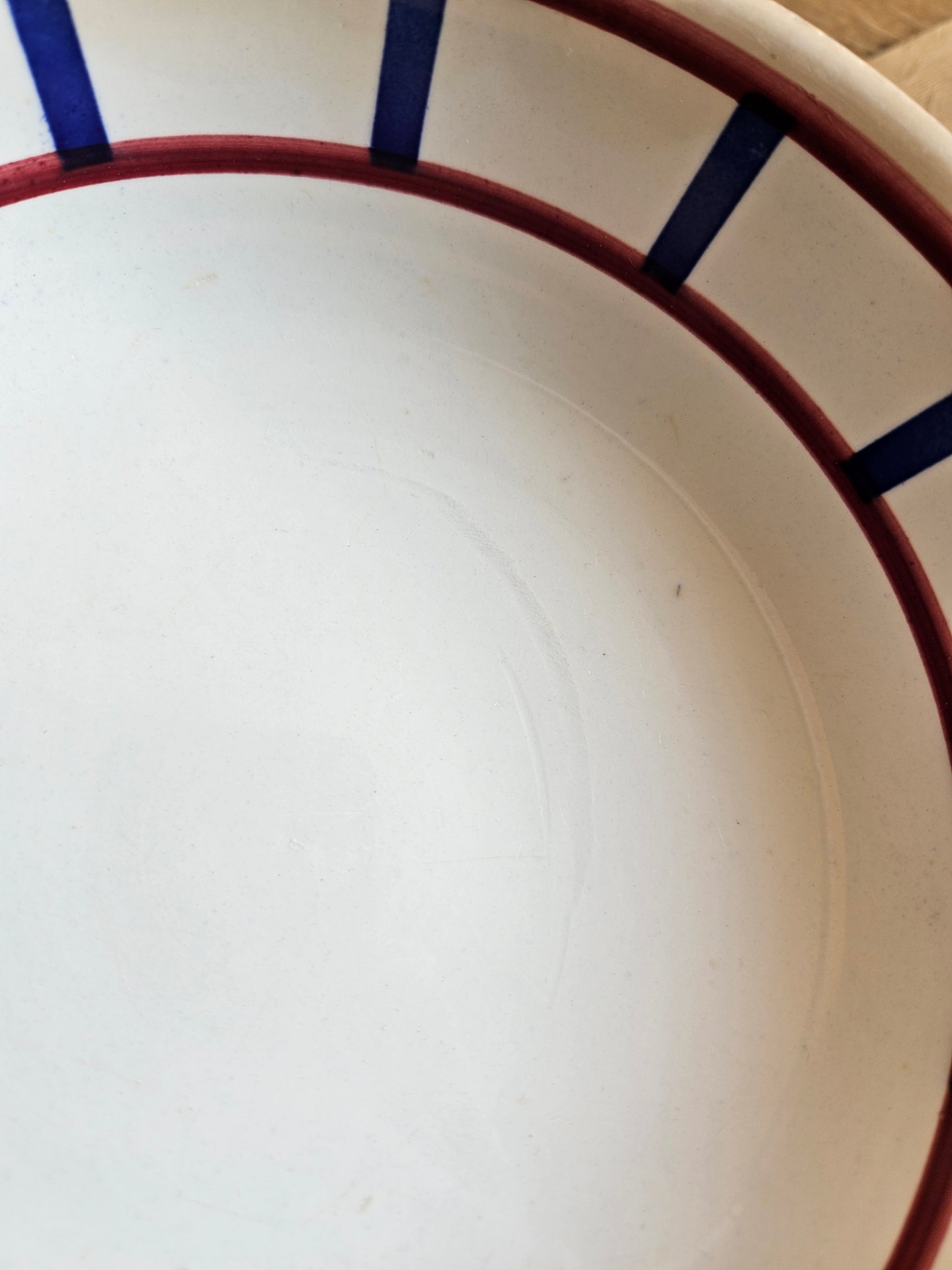 Assiette calotte Digoin, Basque