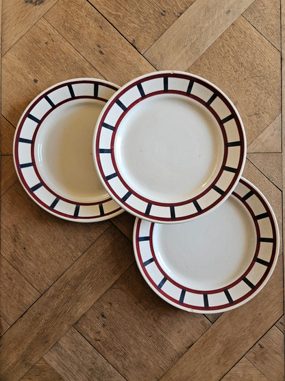 Assiettes plates Badonviller, décor basque