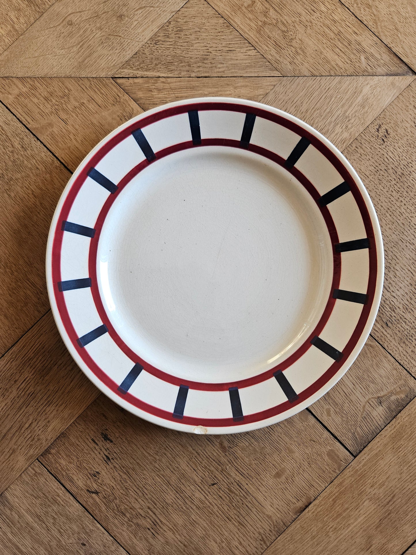 Assiettes plates Badonviller, décor basque