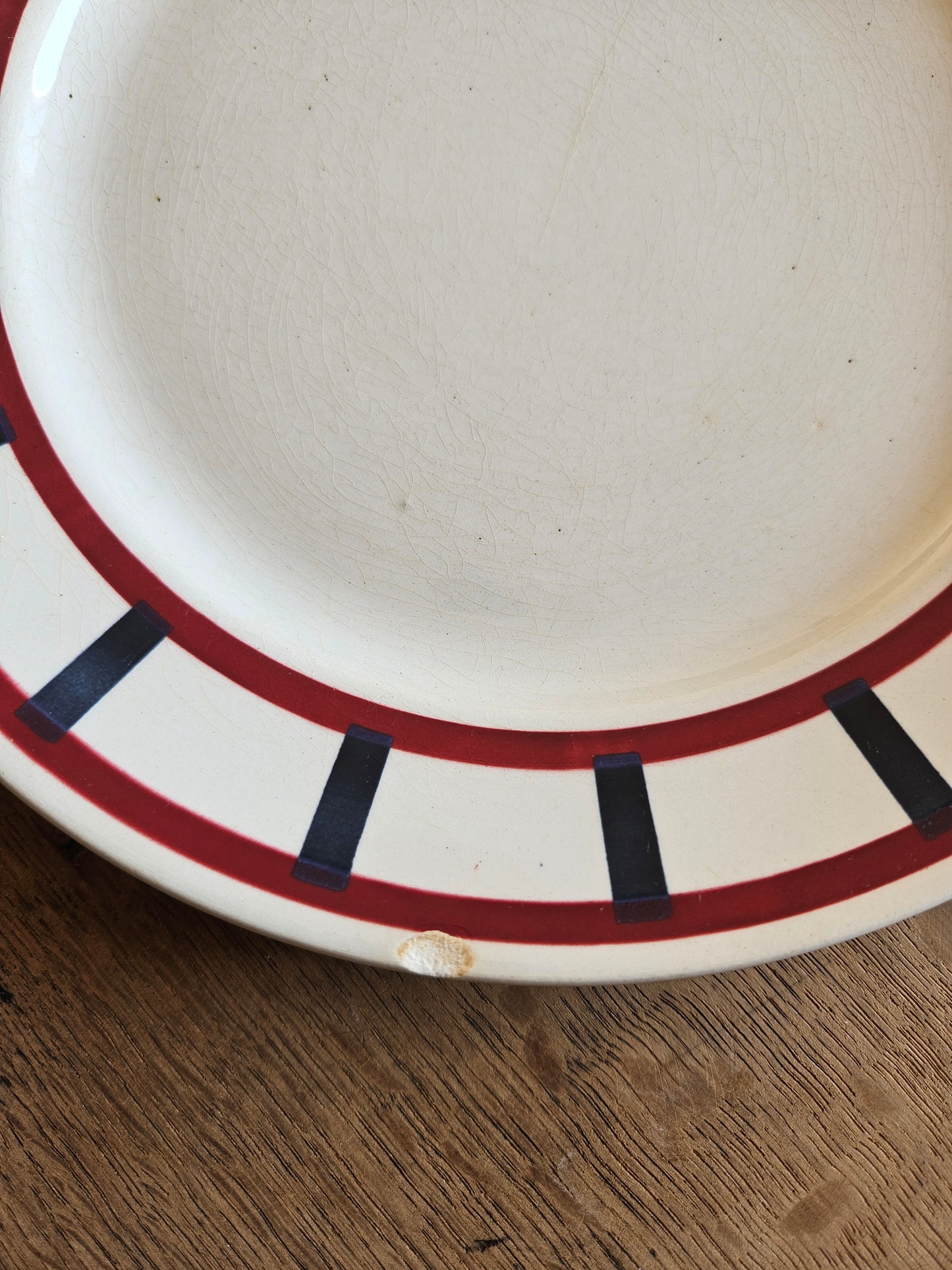 Assiettes plates Badonviller, décor basque