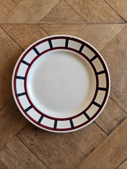 Assiettes plates Badonviller, décor basque