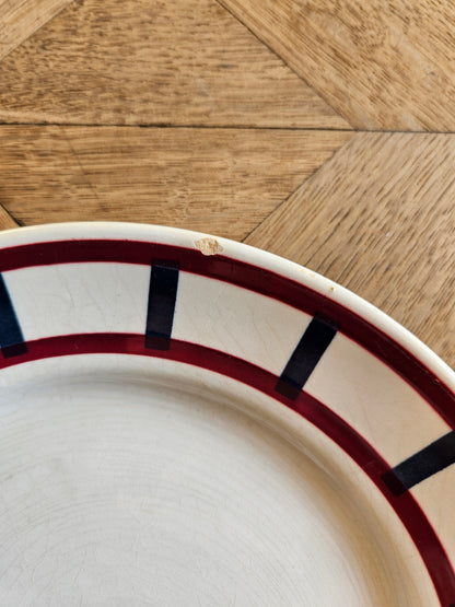 Assiettes plates Badonviller, décor basque