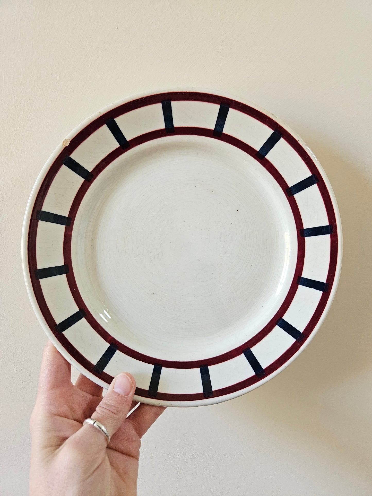 Assiettes plates Badonviller, décor basque
