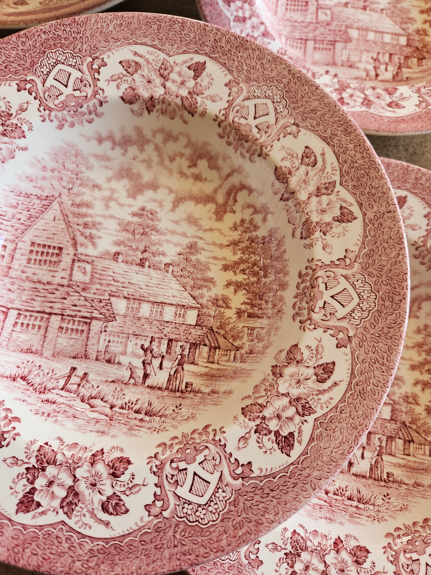 Assiettes creuses Old Inns Series, Staffordshire
