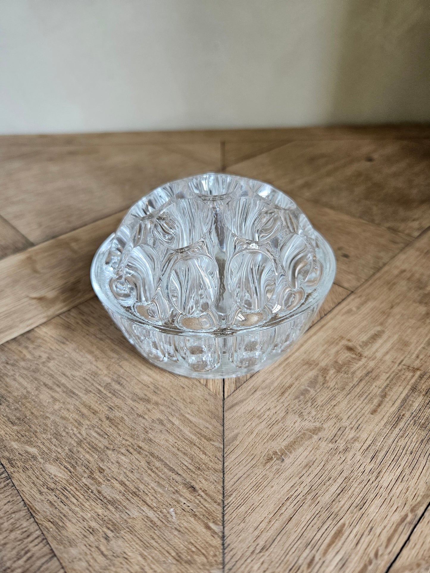 Pique fleurs en verre