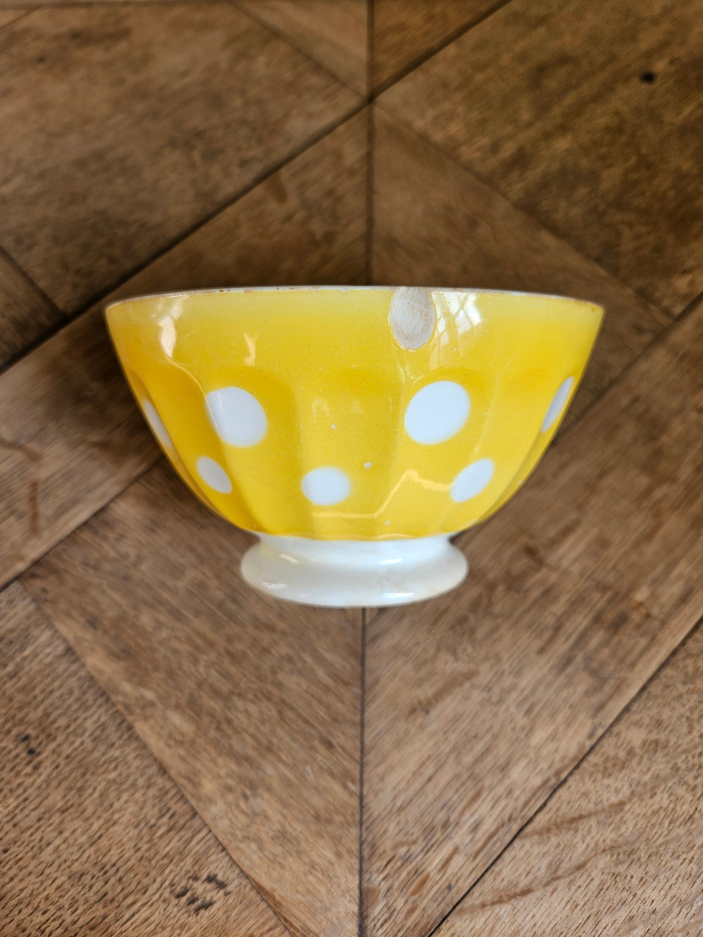 Bols à facettes anciens (abîmés)