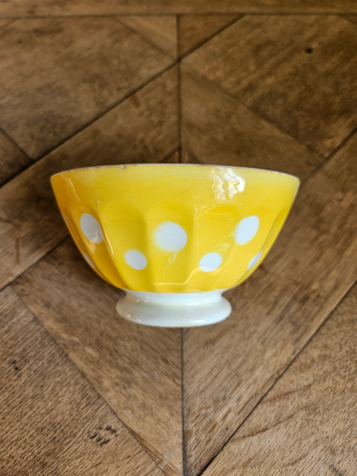 Bols à facettes anciens (abîmés)