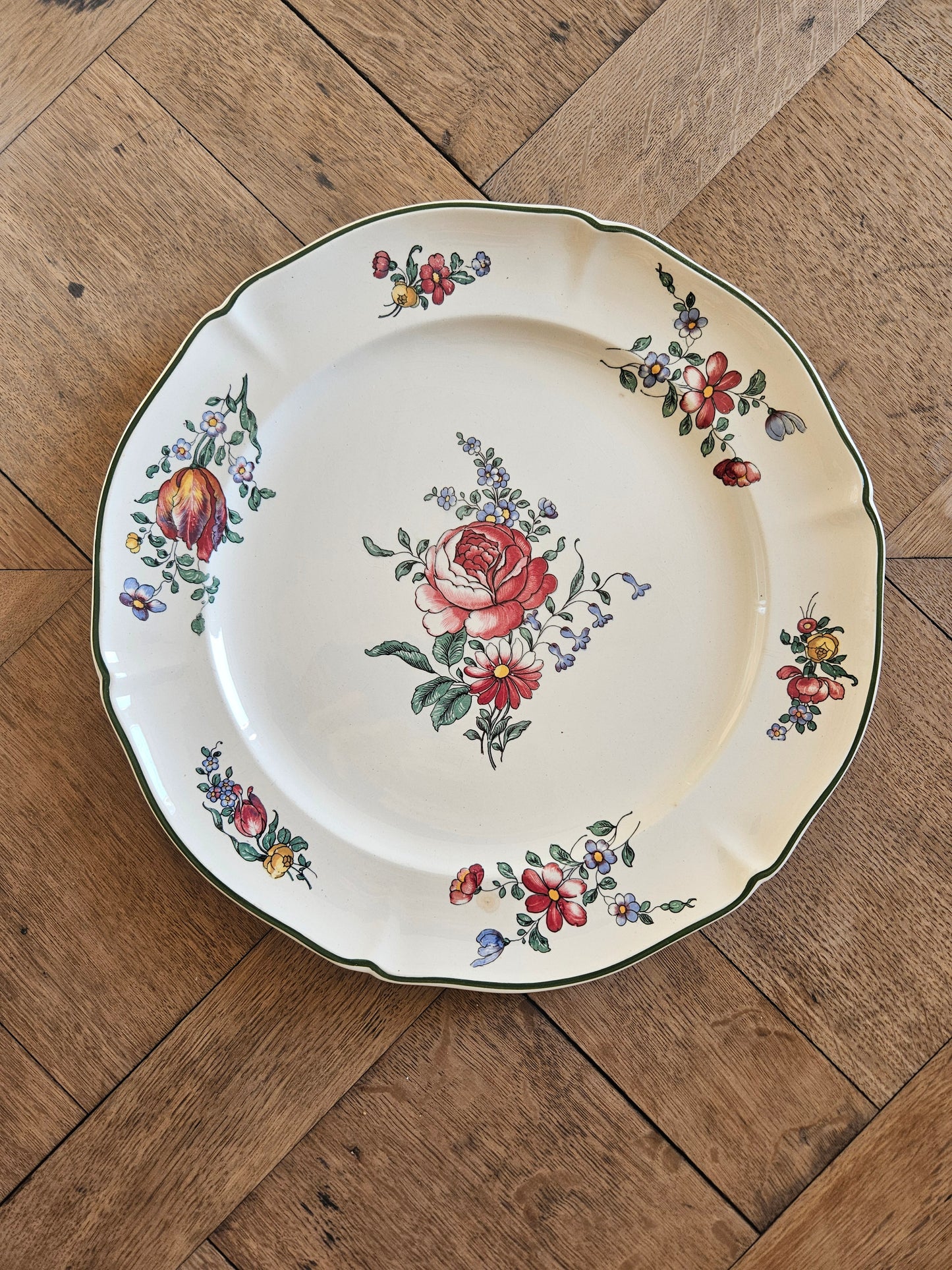 Plat rond Villeroy et Boch 1562