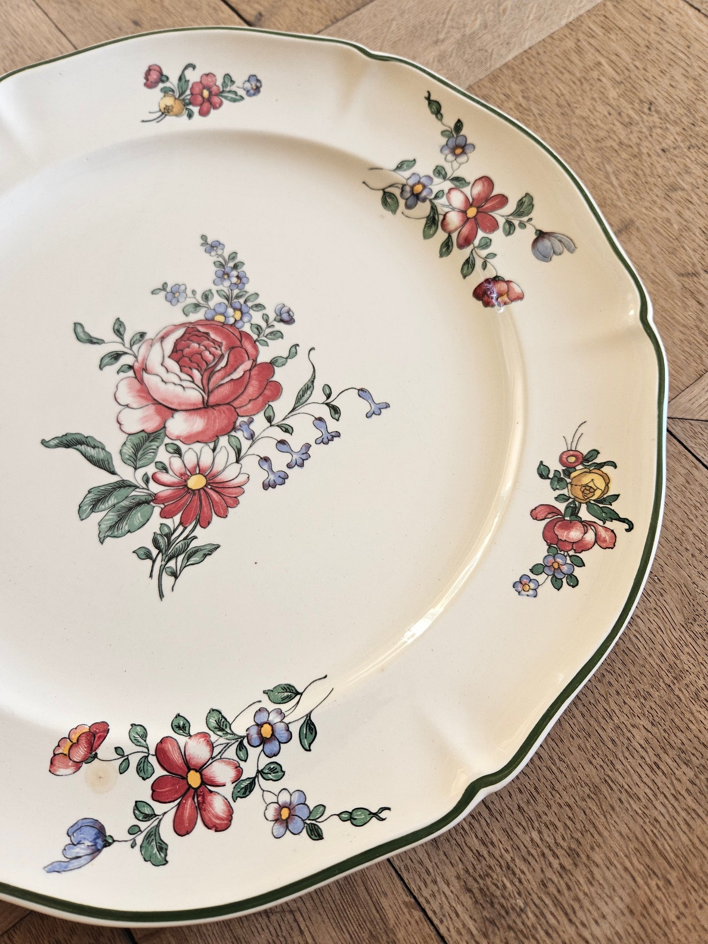 Plat rond Villeroy et Boch 1562