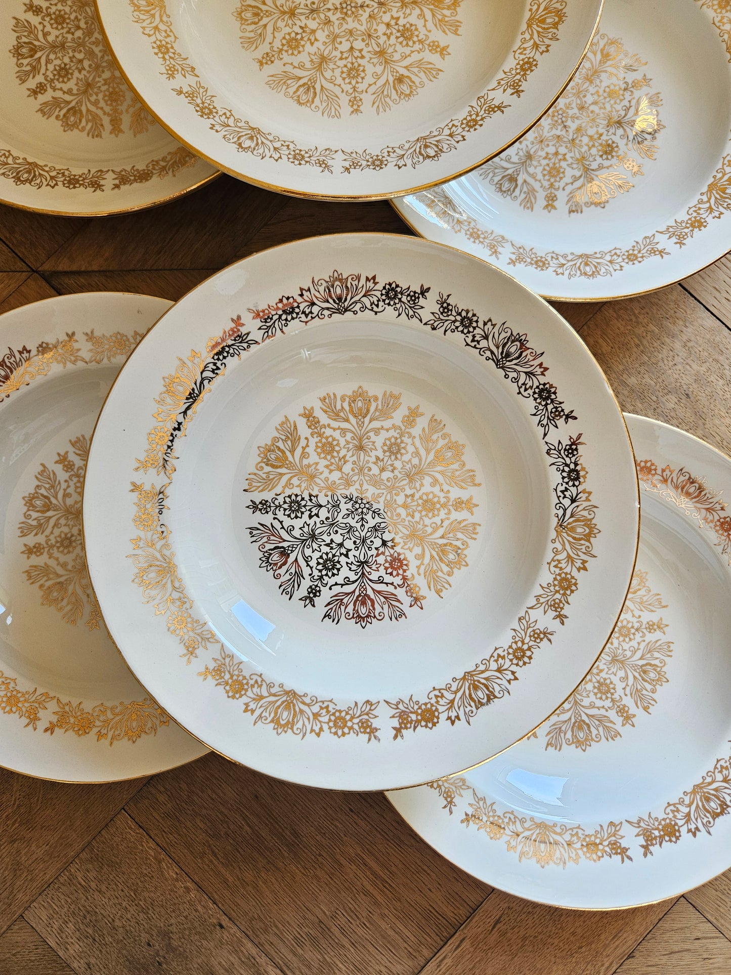 Assiettes creuses fleurs dorées "Mandala"