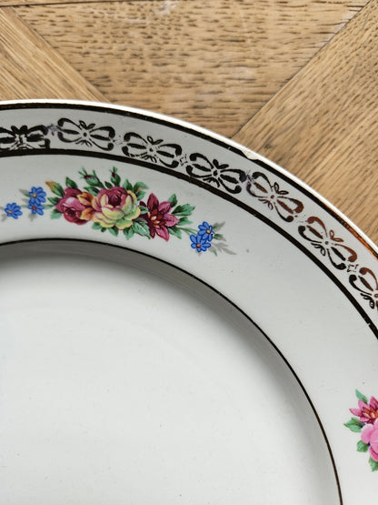 Assiettes plates dépareillées