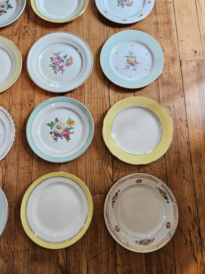 Assiettes plates dépareillées