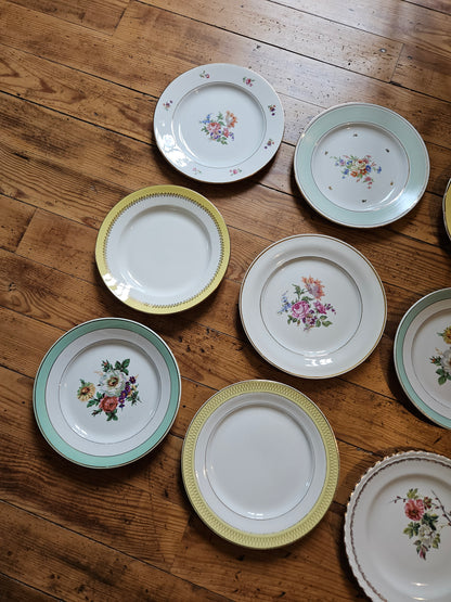 Assiettes plates dépareillées