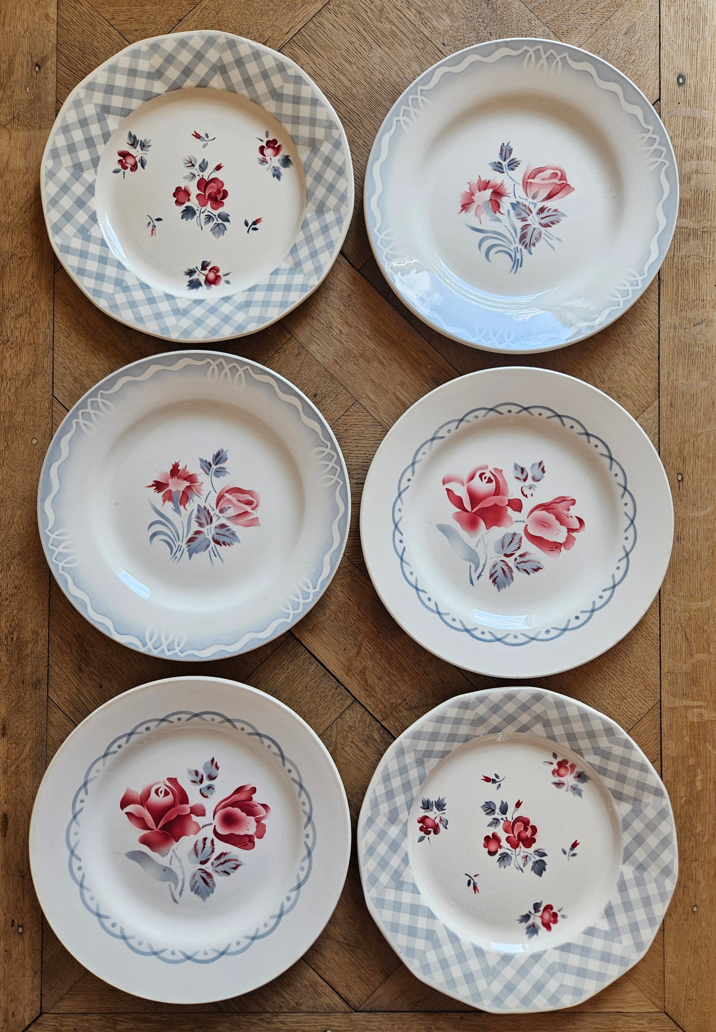 Assiettes plates rétro dépareillées, Digoin