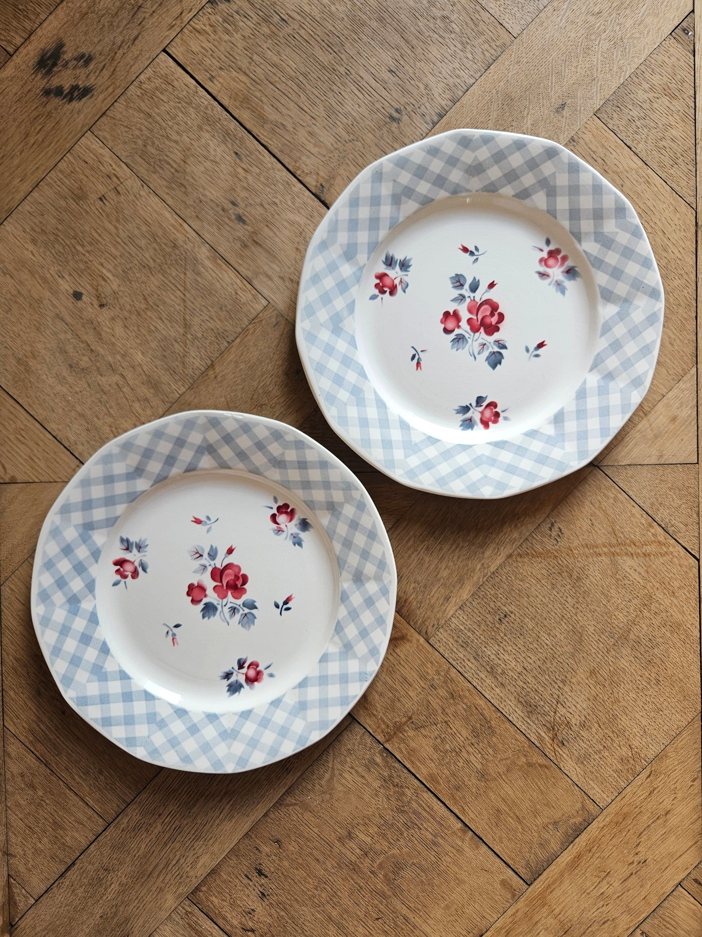 Assiettes plates rétro dépareillées, Digoin