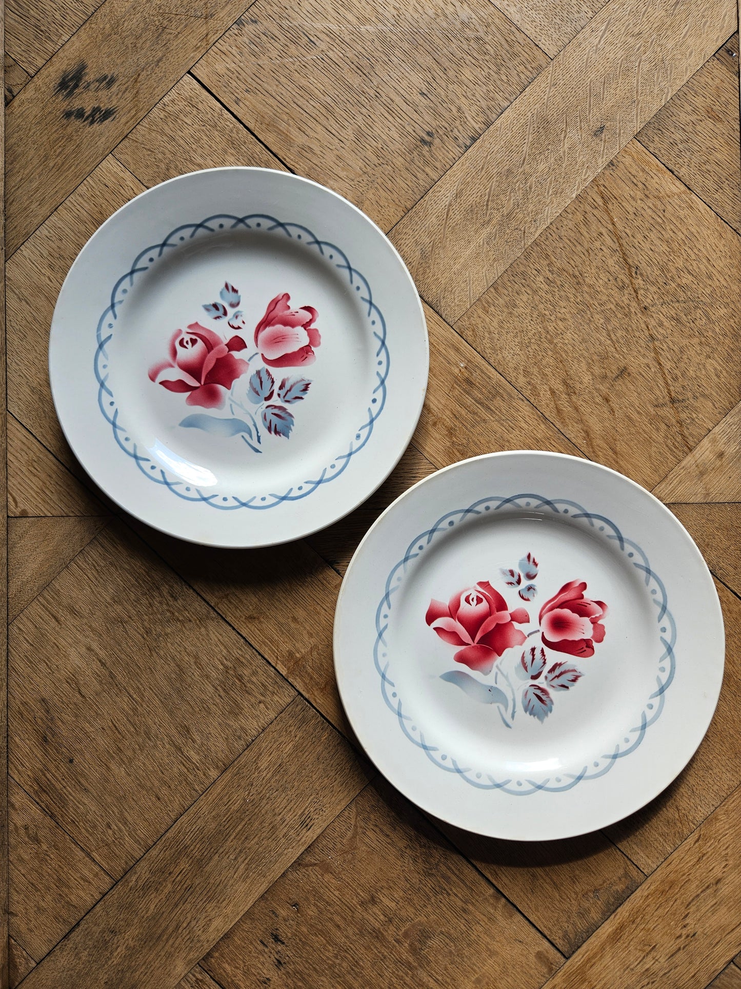 Assiettes plates rétro dépareillées, Digoin