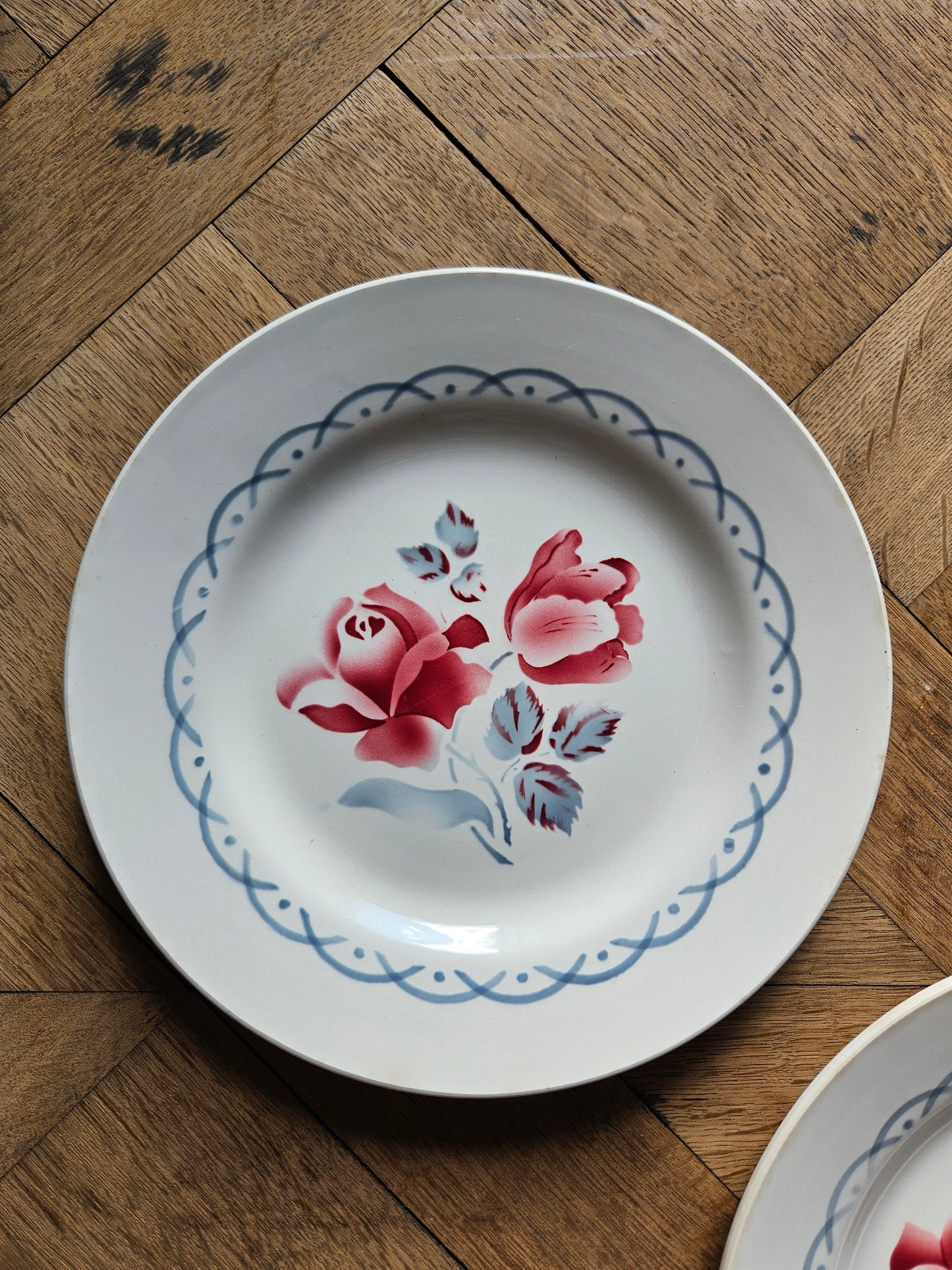 Assiettes plates rétro dépareillées, Digoin