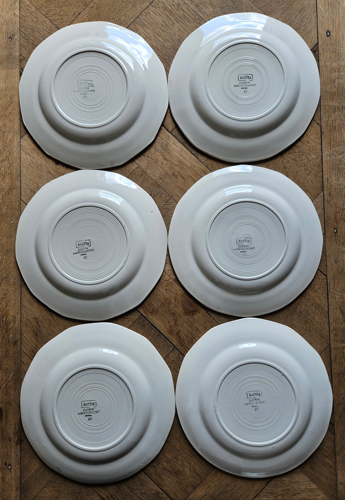 Assiettes plates rétro Digoin, Bastia