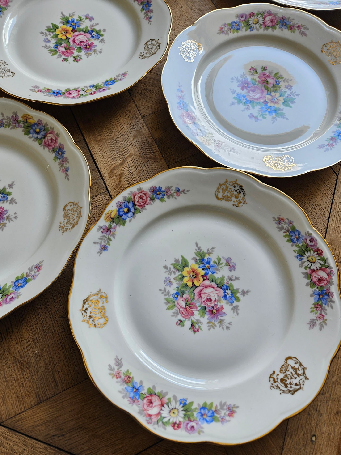 Assiettes plates anciennes porcelaine S.F.P Foëcy