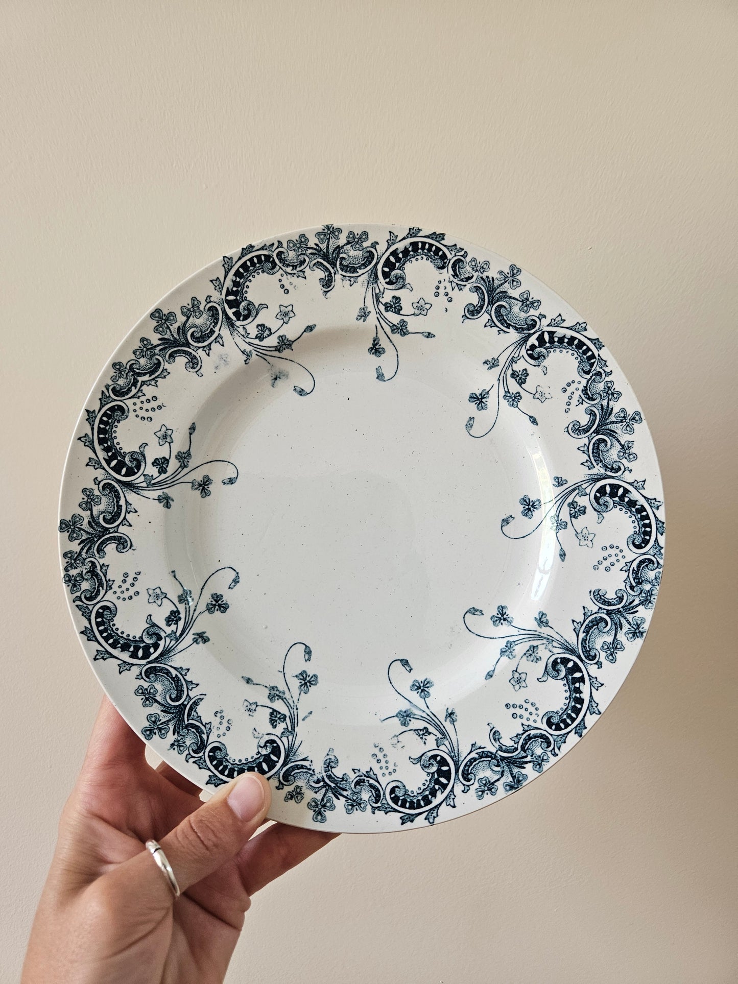 Assiette sur pied St Amand, Byzantin #1