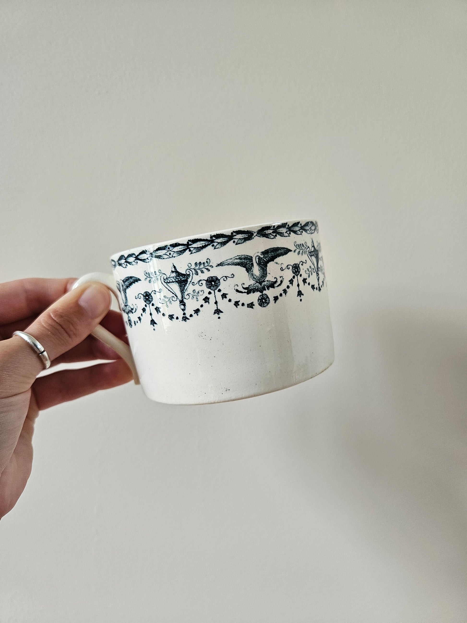 Tasse ancienne terre de fer Badonviller Primerose