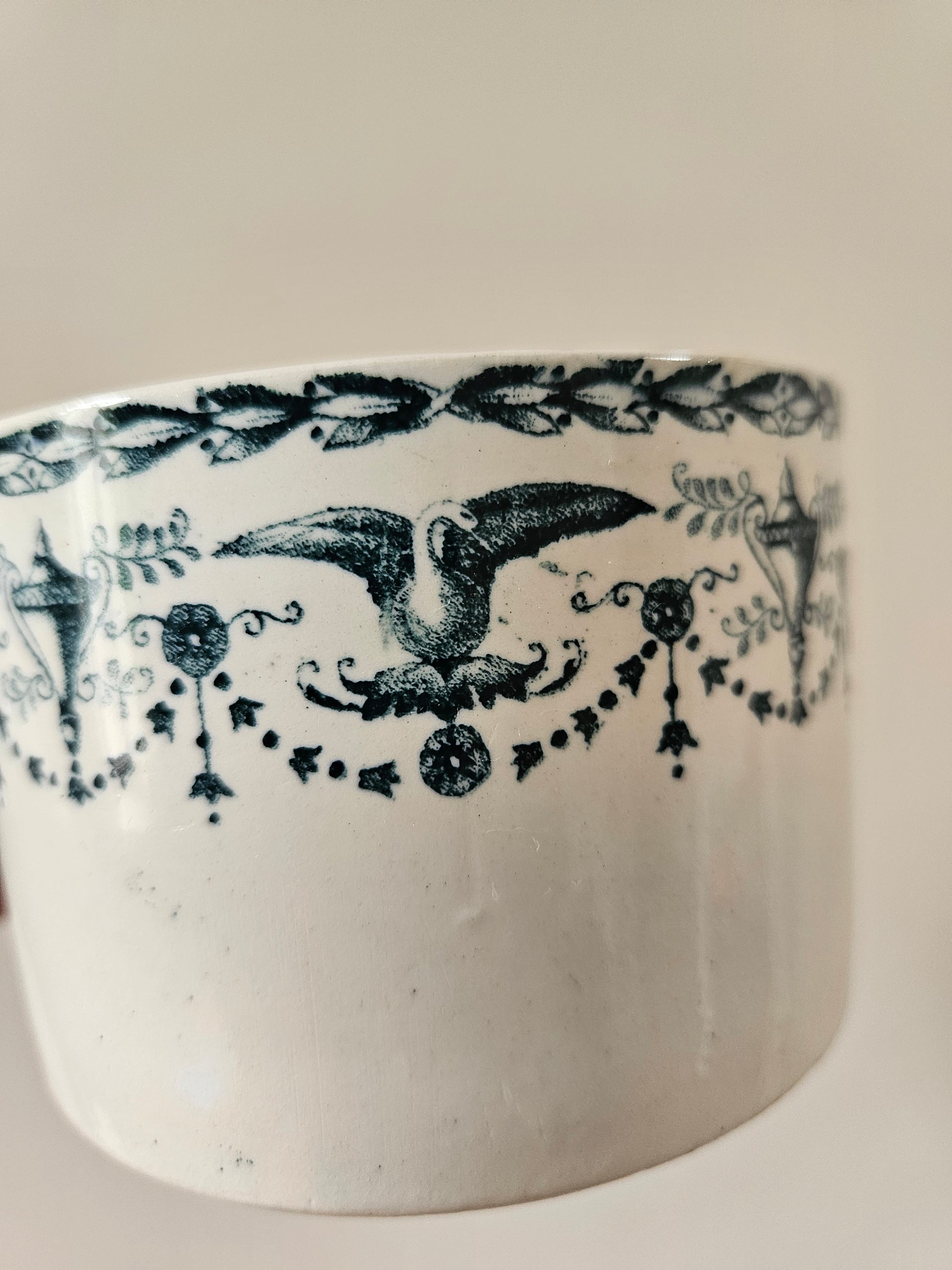 Tasse ancienne terre de fer Badonviller Primerose