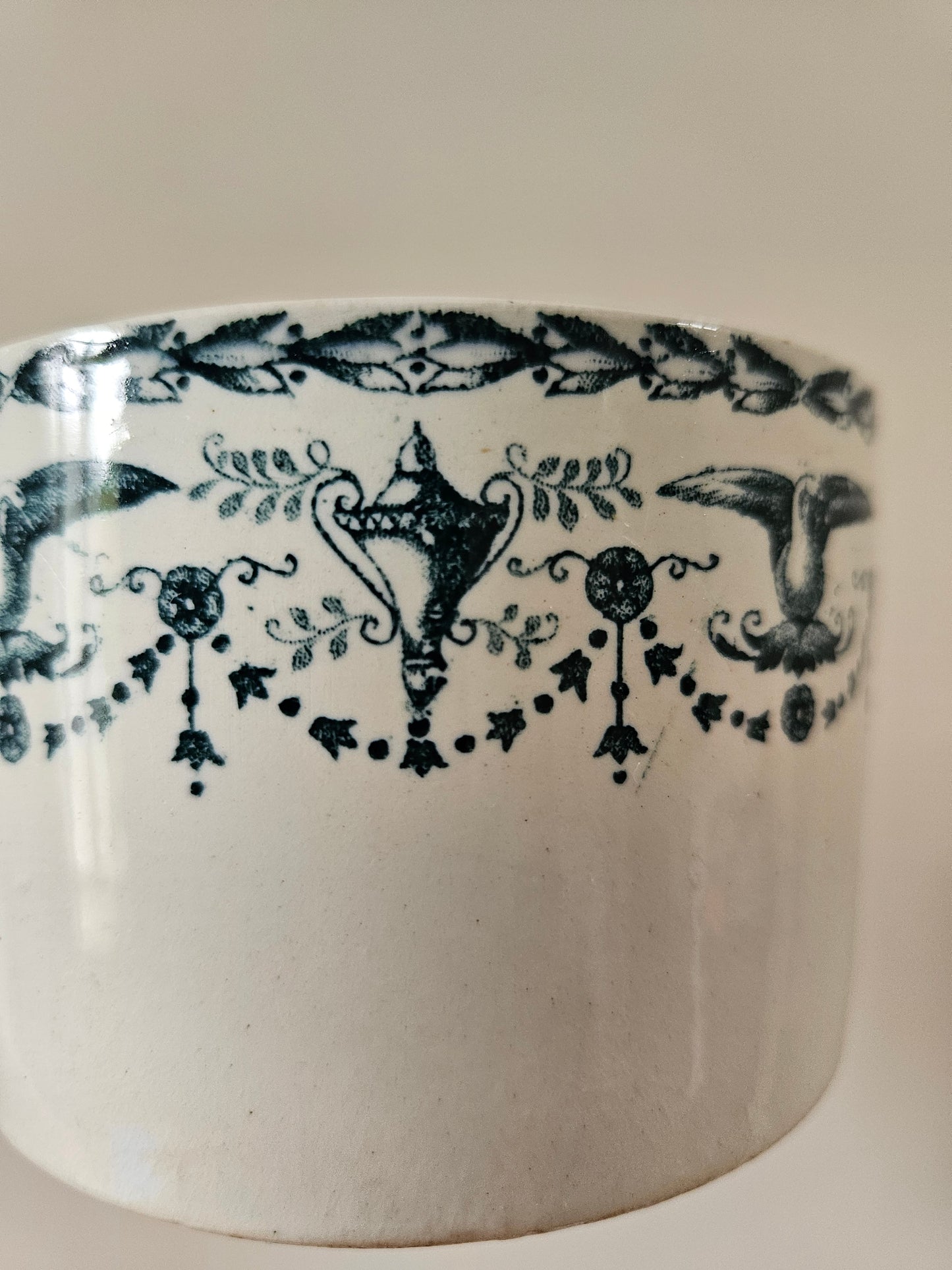Tasse ancienne terre de fer Badonviller Primerose