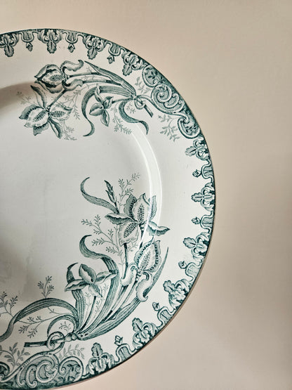 Assiette plate Sté Amandinoise, Iris