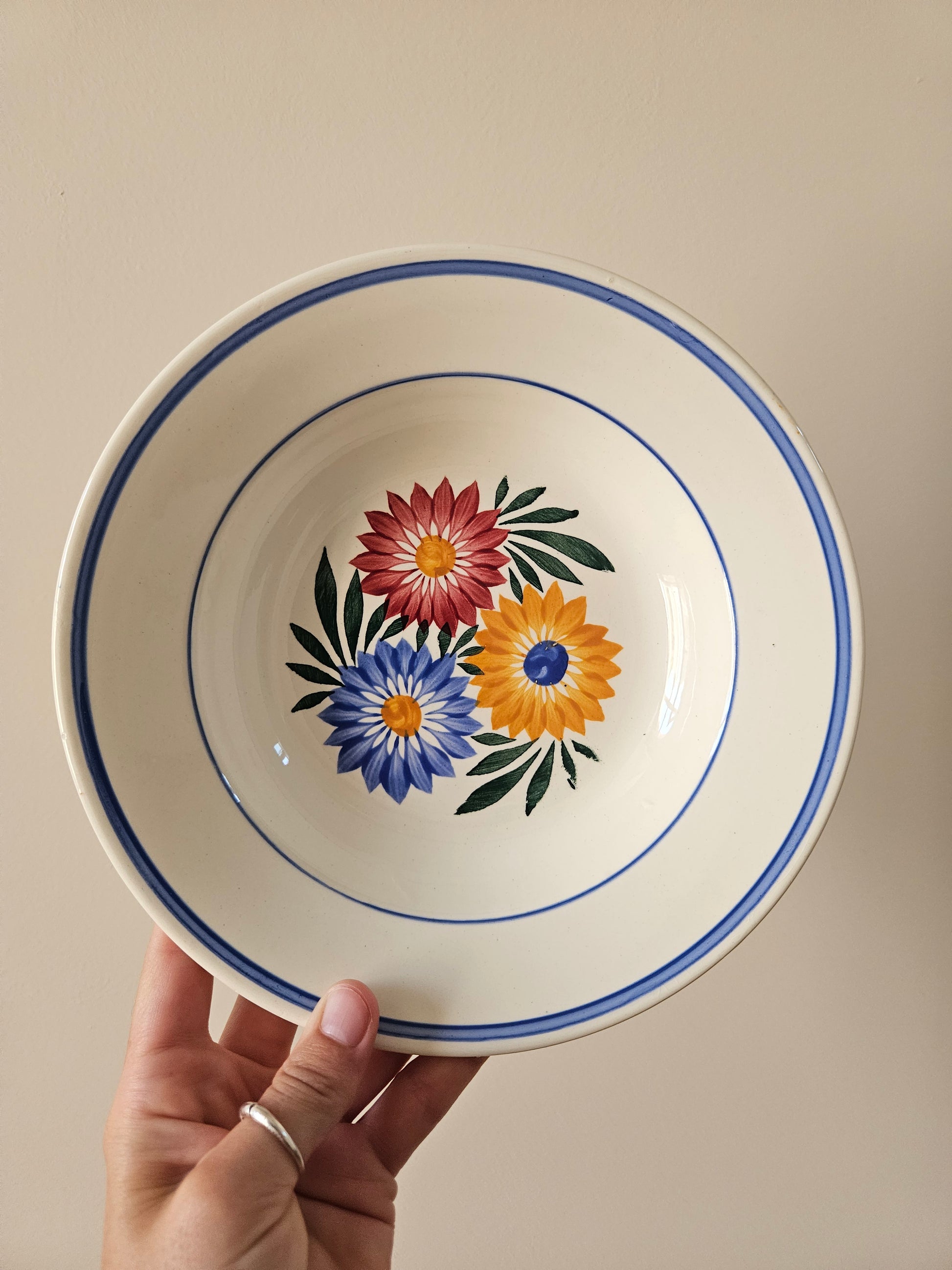 Assiettes creuses vintage fleuries