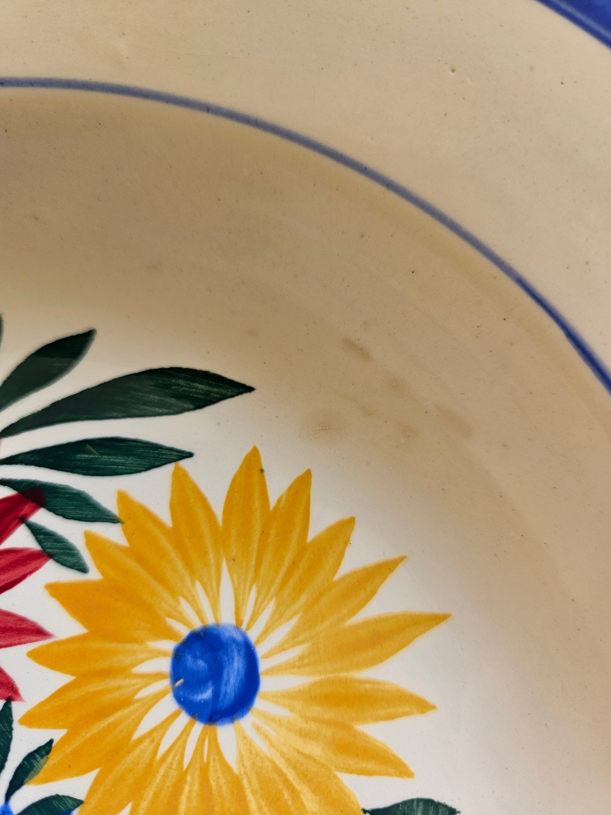 Assiettes creuses vintage fleuries
