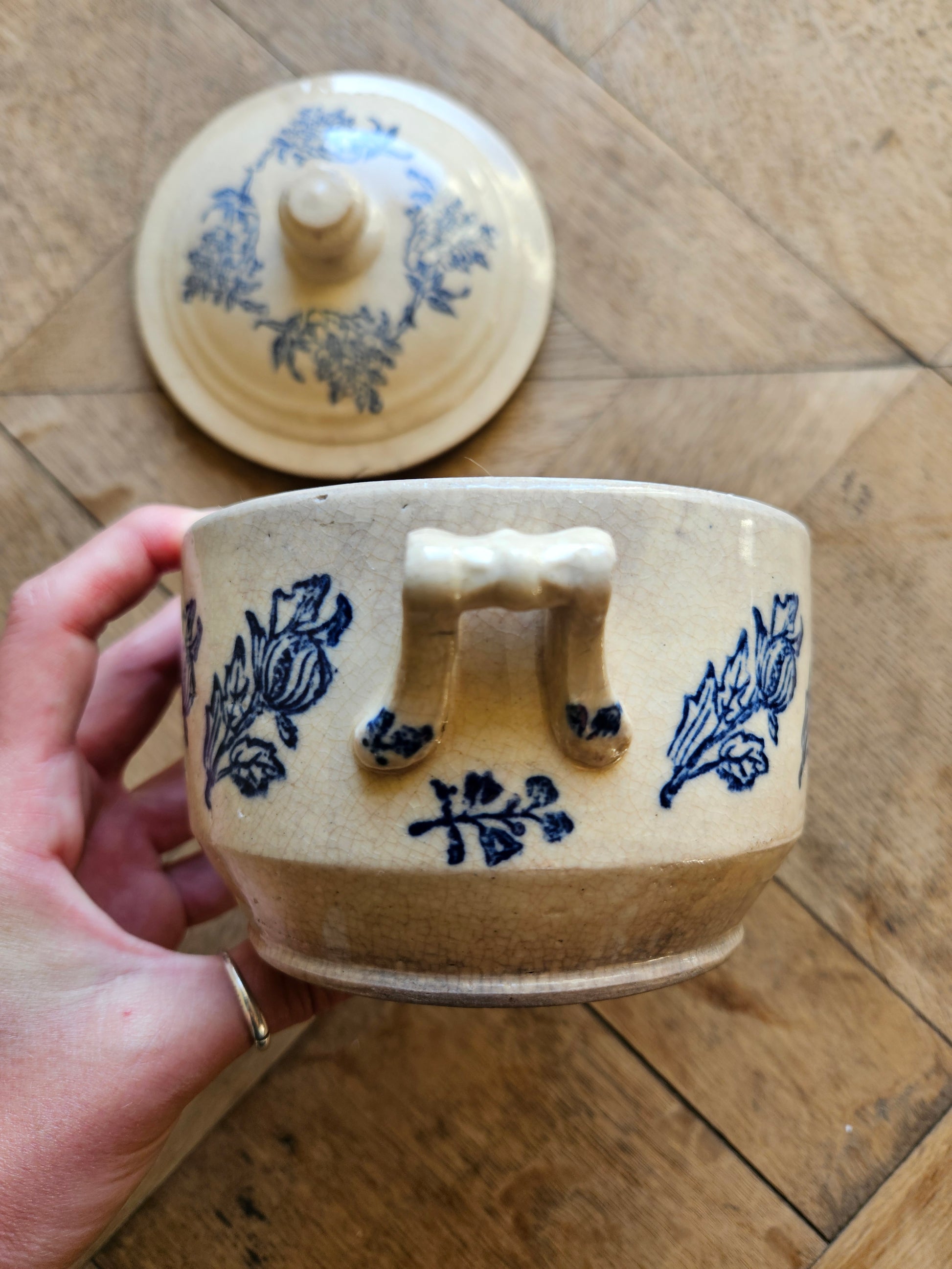 Pot ancien St Uze