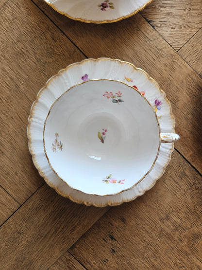 Tasses anciennes Sarreguemines modèle Saxe en porcelaine à fleurs