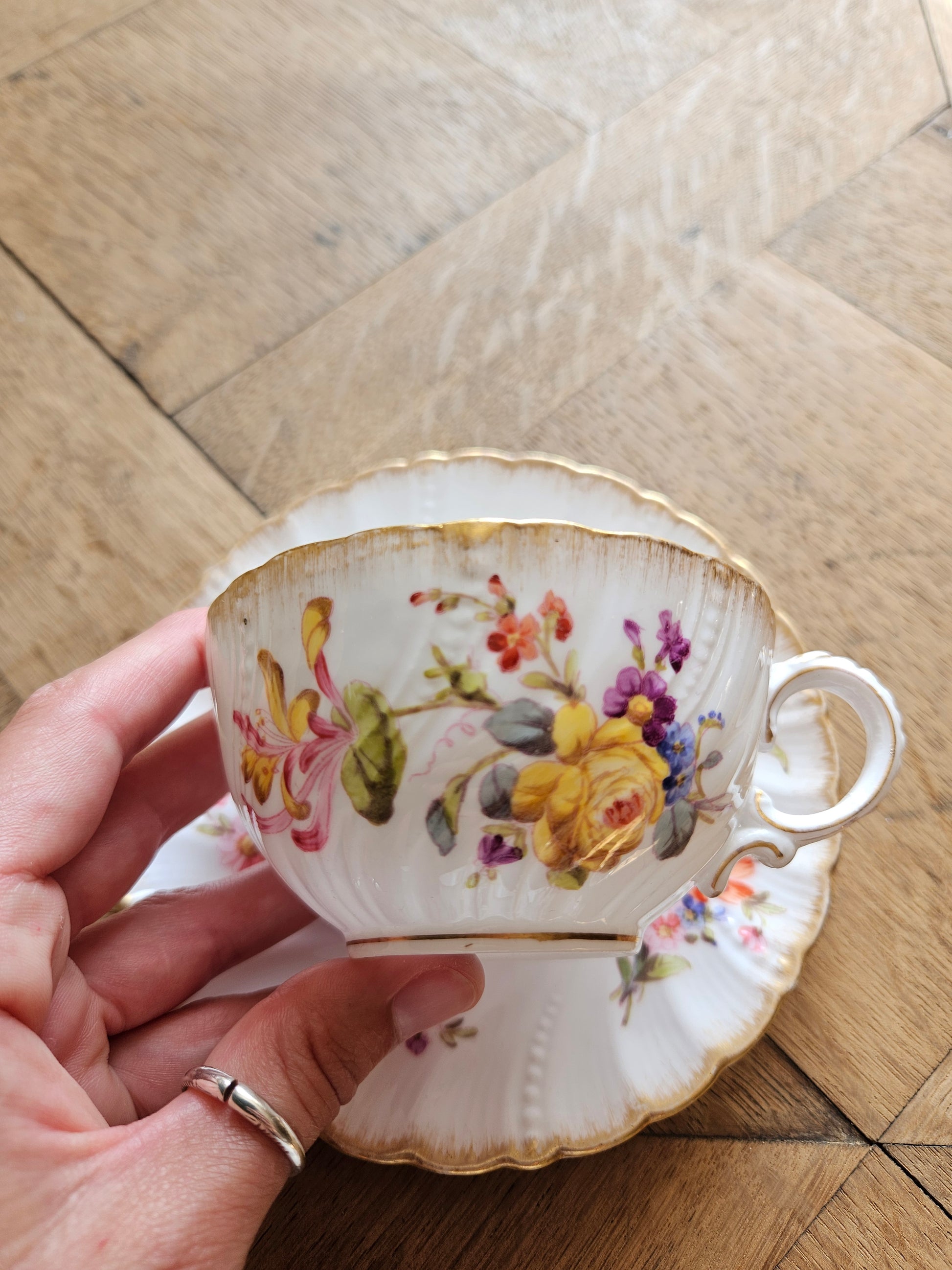 Tasses anciennes Sarreguemines modèle Saxe en porcelaine à fleurs