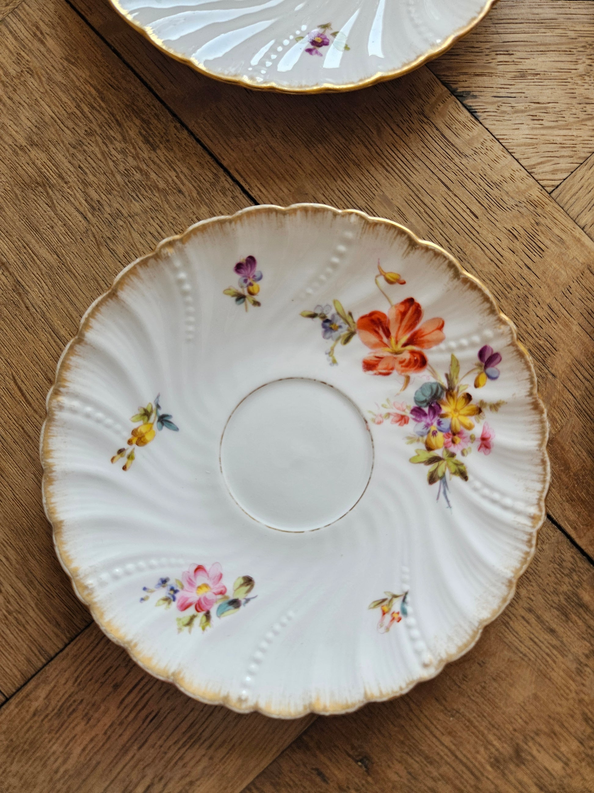 Tasses anciennes Sarreguemines modèle Saxe en porcelaine à fleurs