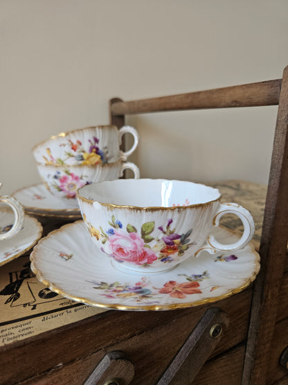 Tasses anciennes Sarreguemines modèle Saxe en porcelaine à fleurs
