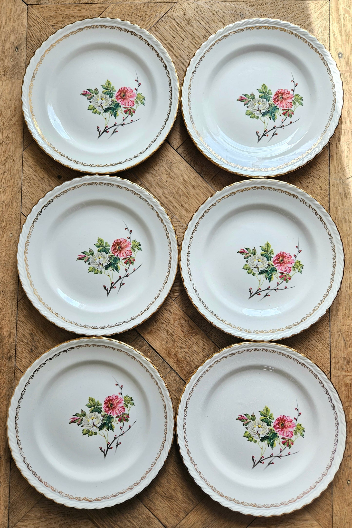 Assiettes plates vintage L’Amandinoise, à fleurs