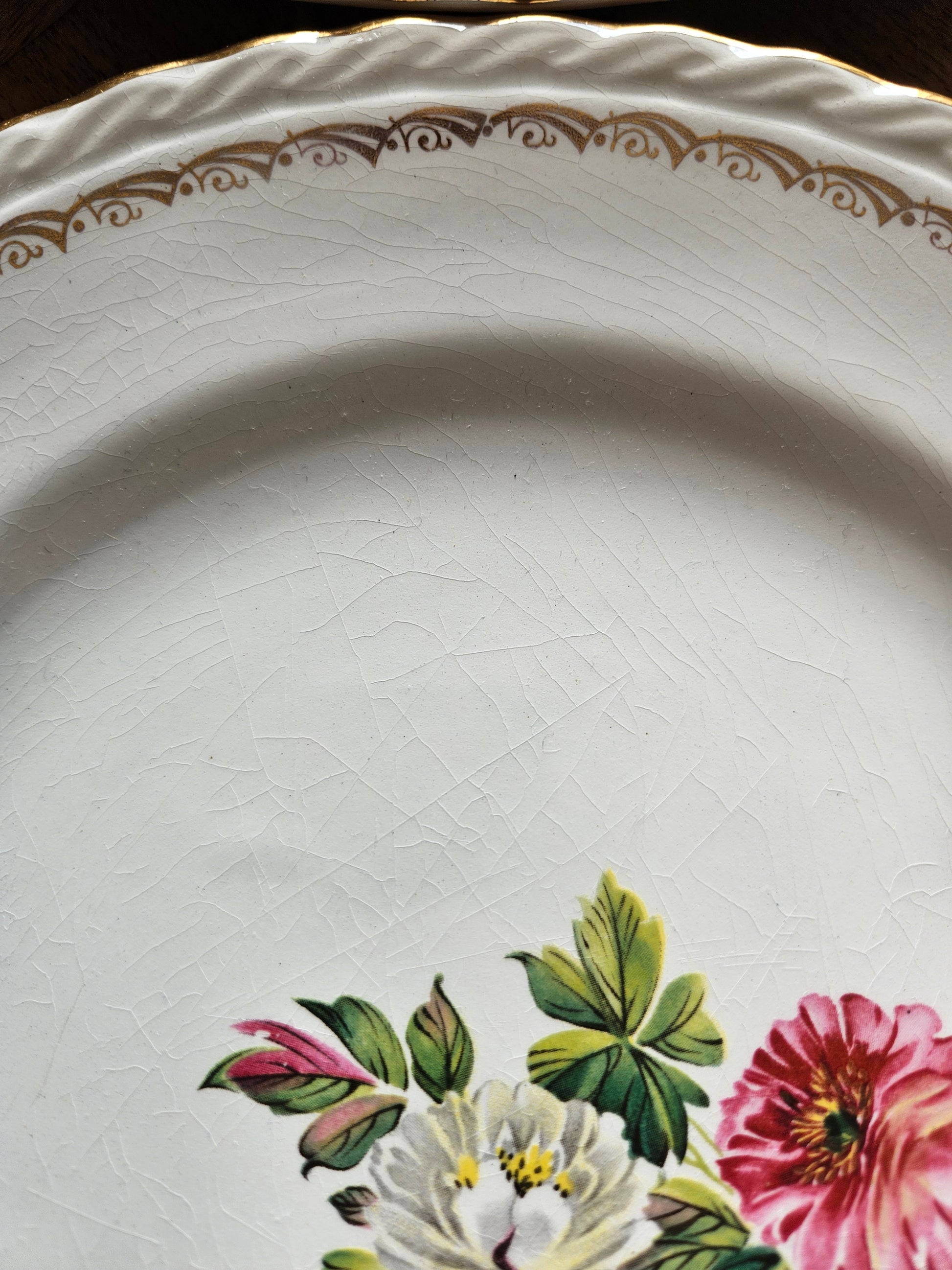 Assiettes plates vintage L’Amandinoise, à fleurs